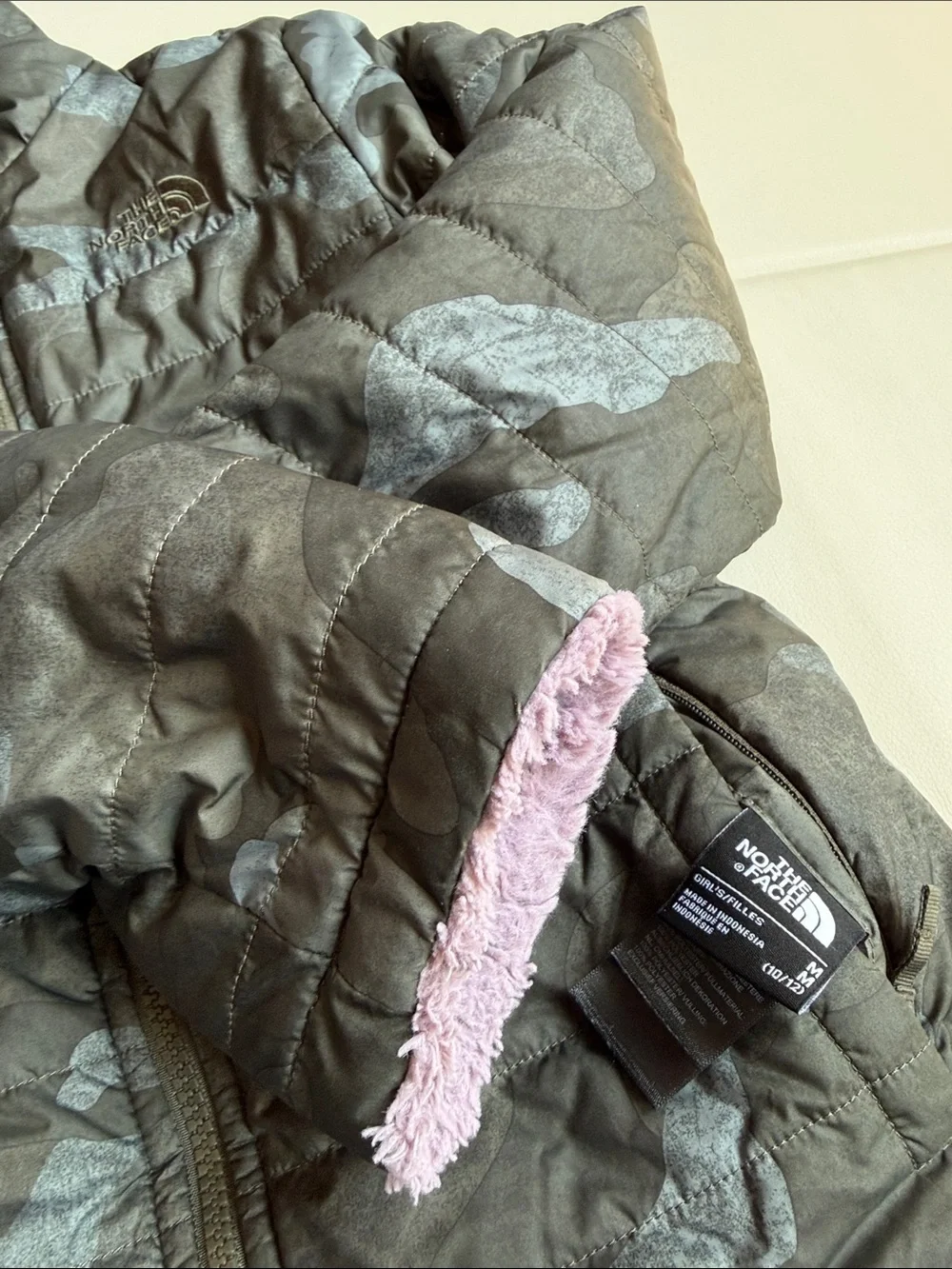 The North Face Girls Reversible Fleece Camo Jacket Purple Size M (10/12)